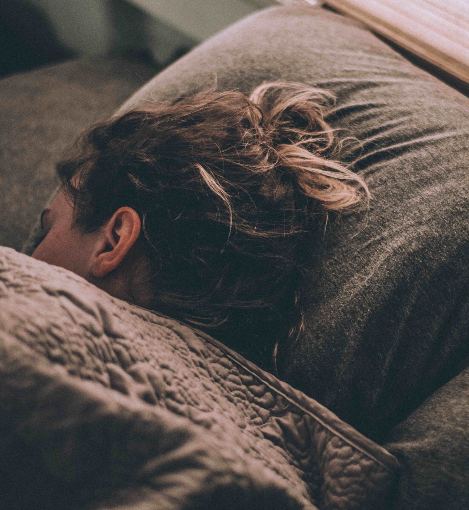 woman struggling with perimenopause leading to sleep disorder